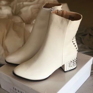 NWT Fashion Nova Booties size 8